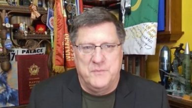 Ritter warns of US economy collapse, NATO vulnerabilities