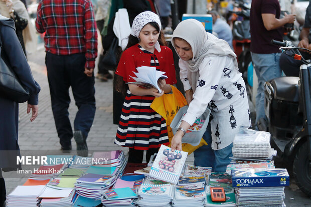 بازار لوازم التحریر همدان در آستانه مهر