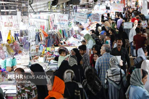 بازار لوازم التحریر همدان در آستانه مهر