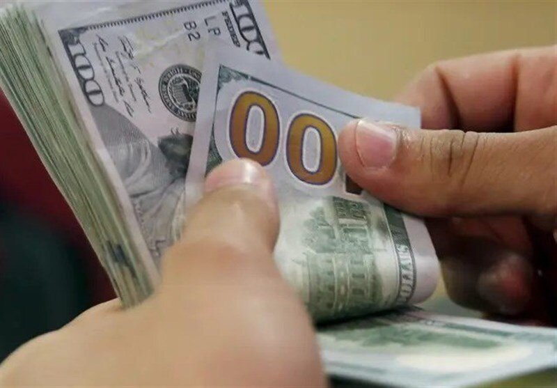 4865470 - دلارحواله از۶۴هزار تومان عبور کرد | نرخ حواله یورو، درهم و دینار چند شد؟