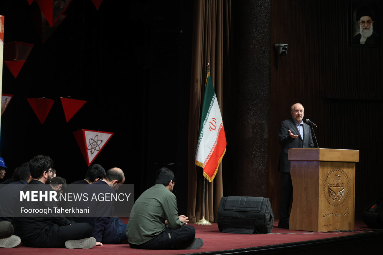 5281958 - بزرگداشت روز دانشجو در دانشگاه تهران