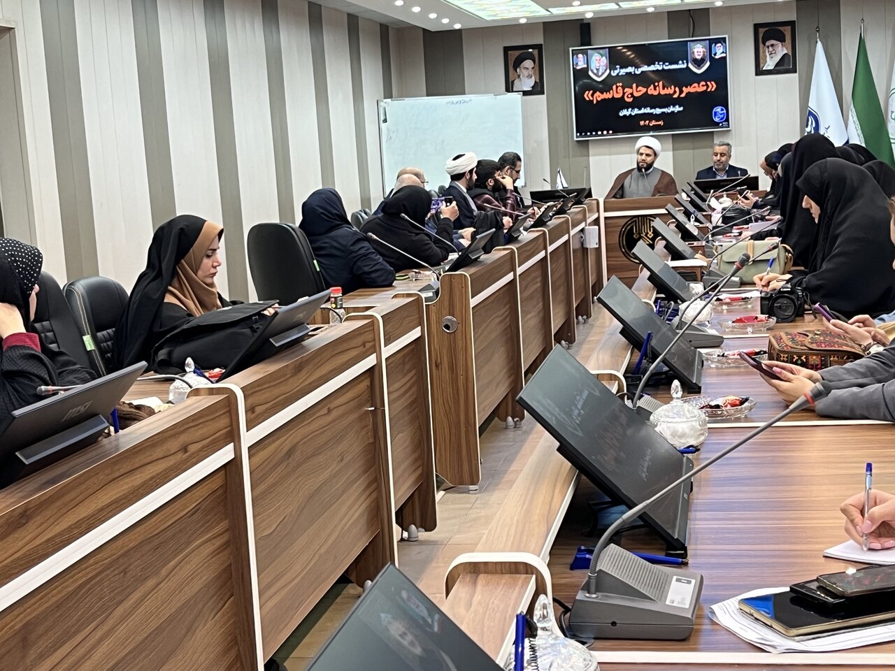 5318539 - برگزاری نشست بصیرتی «عصر رسانه حاج قاسم» در رشت