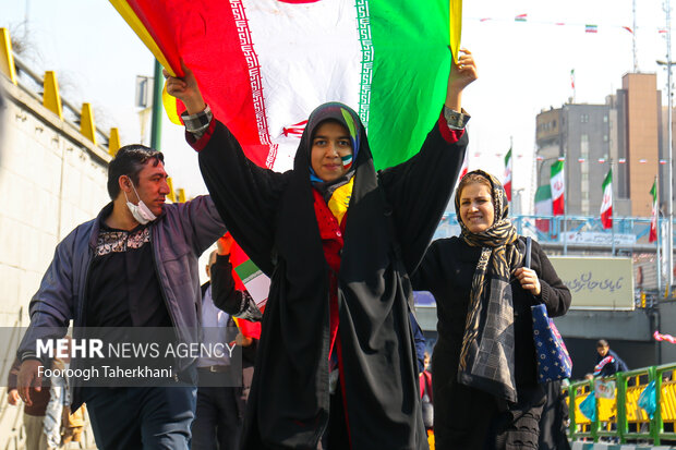 شرکت در راهپیمایی ۲۲ بهمن نشانه چیست؟ مسئولان تبلیغی پاسخ می دهند