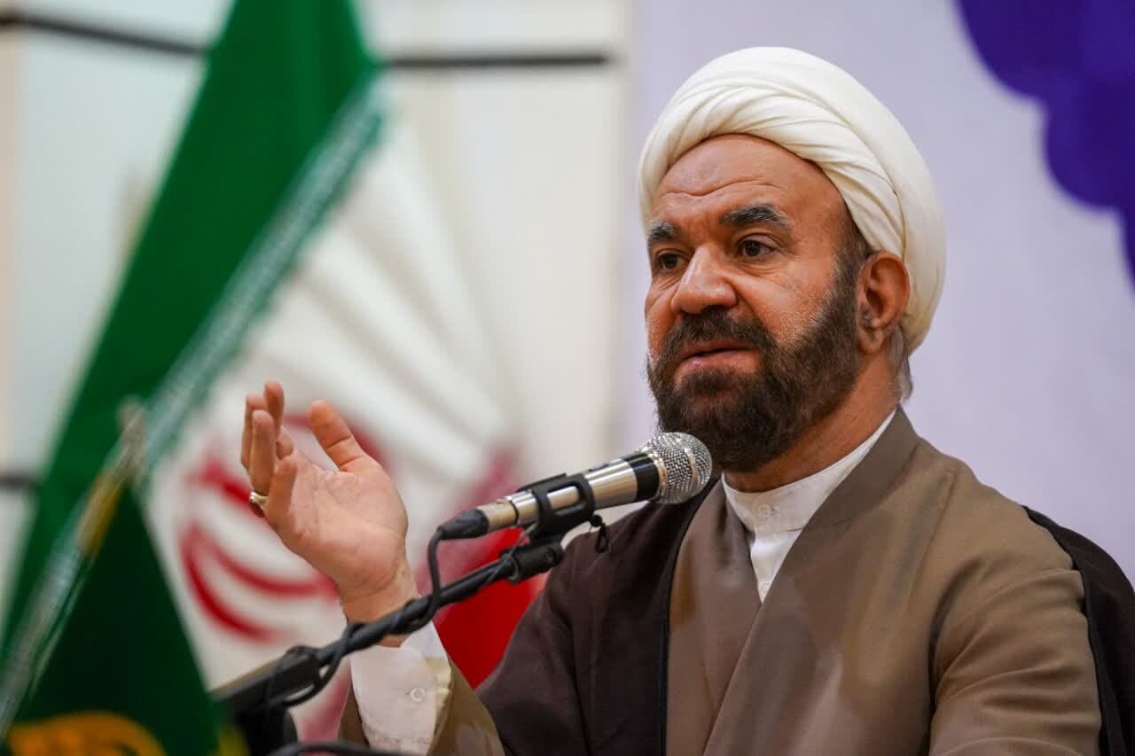 5287414 - اصل امامت ضامن استمرار آموزه‌های قرآن در جامعه است