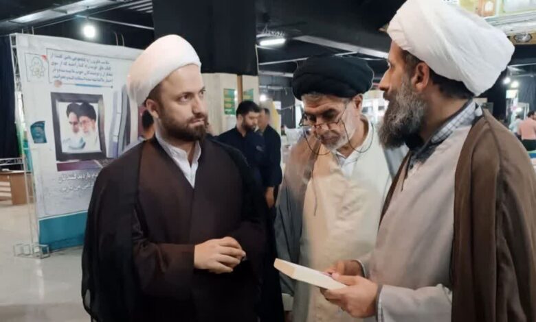 حضور مدیرکل تبلیغات اسلامی خراسان رضوی در نمایشگاه کتب حوزه حضور مدیرکل تبلیغات اسلامی خراسان رضوی در نمایشگاه کتب حوزه