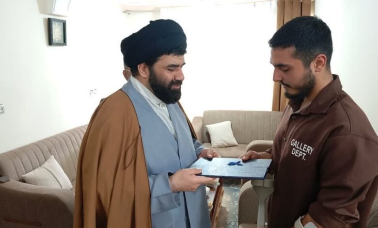 تقدیر از سرباز مجروح در جنگ تحمیلی آمریکایی -صهیونیستی تقدیر از سرباز مجروح در جنگ تحمیلی آمریکایی -صهیونیستی